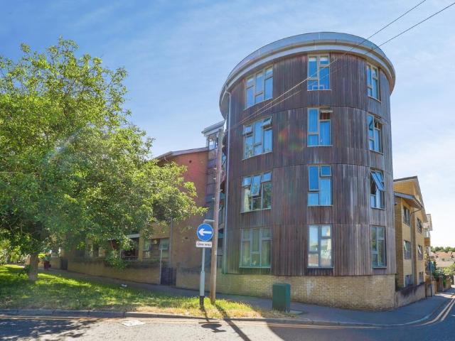 Flat for sale in Regent Quay, Oad Street