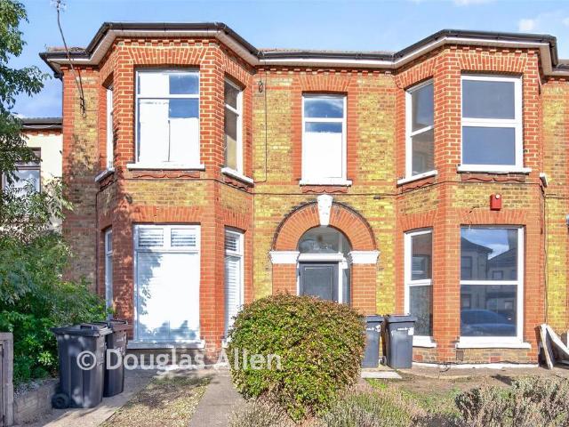 Flat for sale in London Borough of Redbridge, Greater London