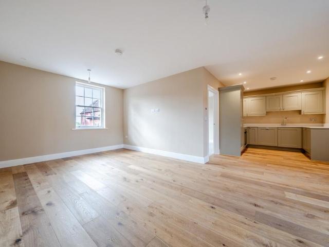 Flat for sale in Barton Stacey, Hampshire