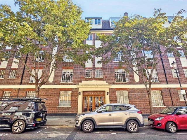 Flat for sale in Chelsea, Greater London