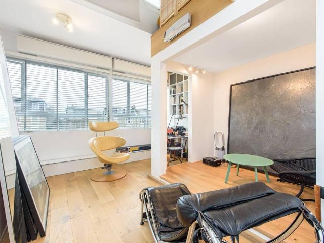 Flat for sale in Belsize Park, Greater London