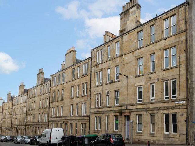 Flat for sale in Fountainbridge, Scotland