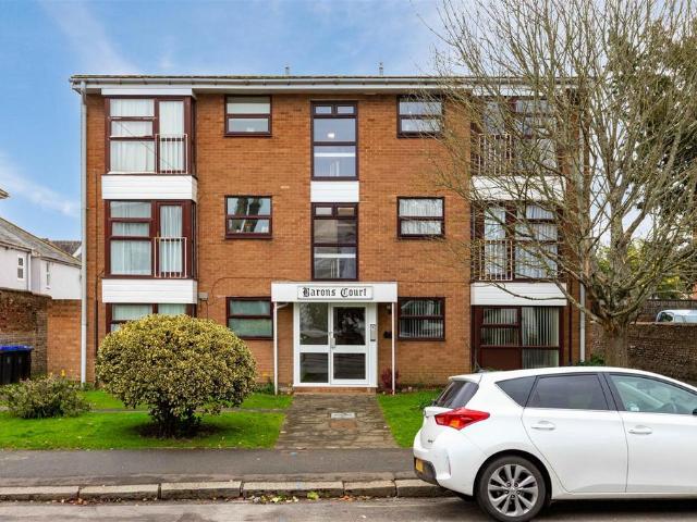 Flat for sale in West Worthing, Worthing