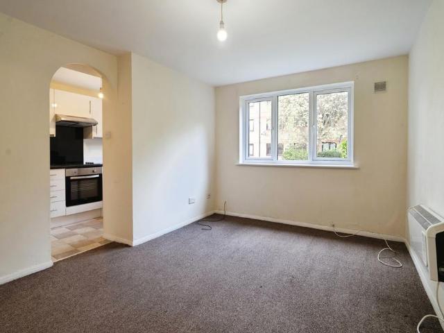 Flat for sale in London Borough of Lewisham, New Cross