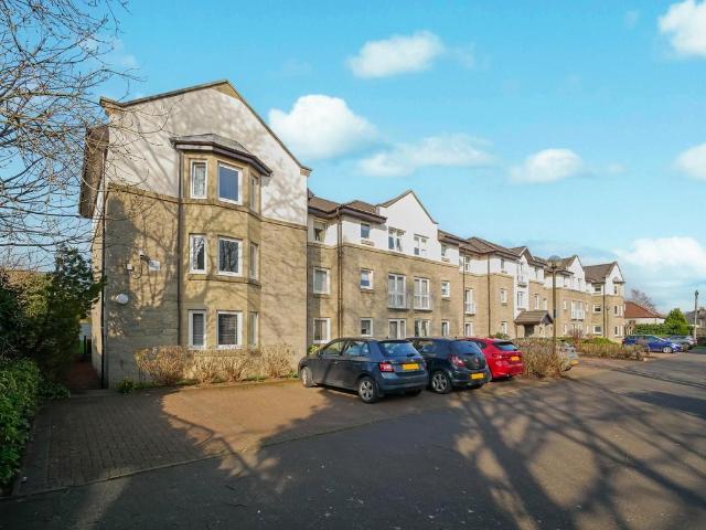 Flat for sale in Whitehaugh, Glenburn