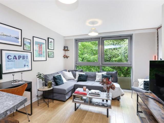 Flat for sale in Merchant City, Scotland