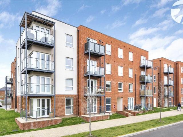 Flat for sale in Castle Hill, Monks Orchard