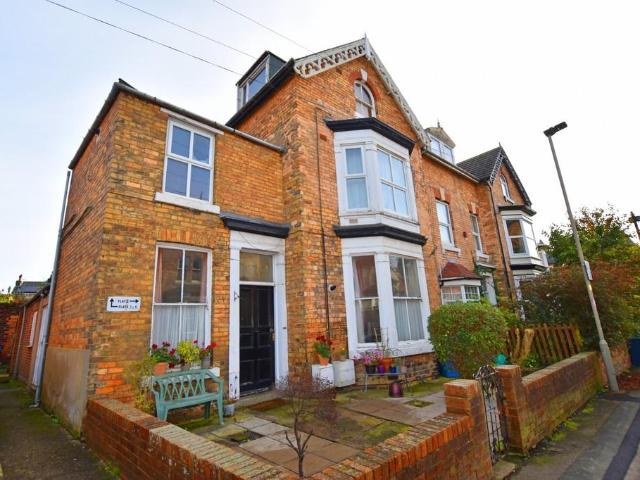 Flat for sale in Falsgrave, Kepwick