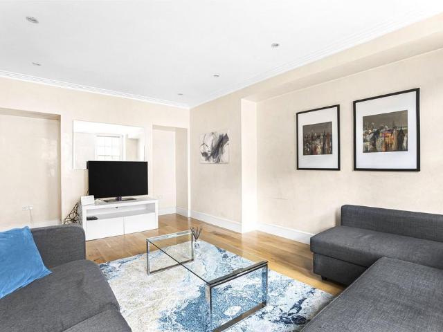 Flat for sale in Paddington, Greater London