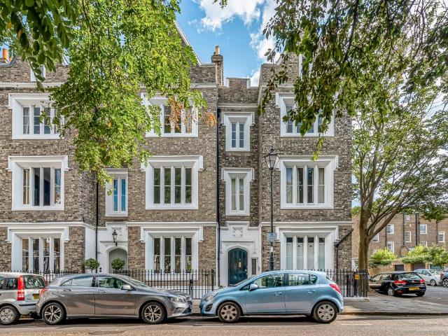 Flat for sale in Barnsbury, Greater London