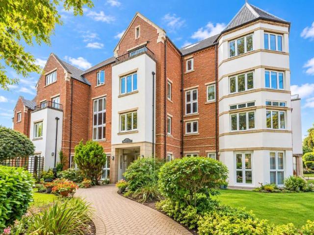 Flat for sale in Duston, Northampton