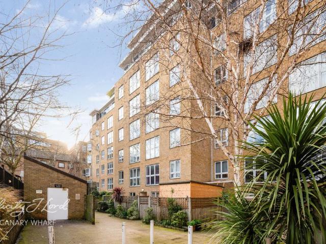 Flat for sale in Ratcliffe, Limehouse