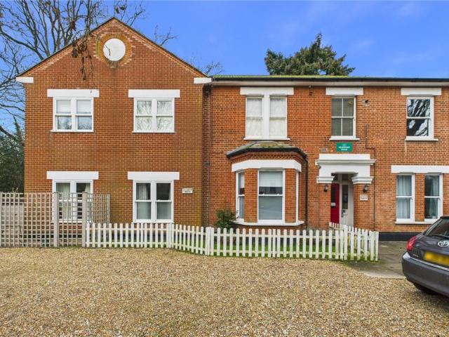 Flat for sale in Horsell, Woking