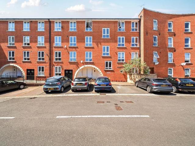 Flat for sale in Rotherhithe, Greater London