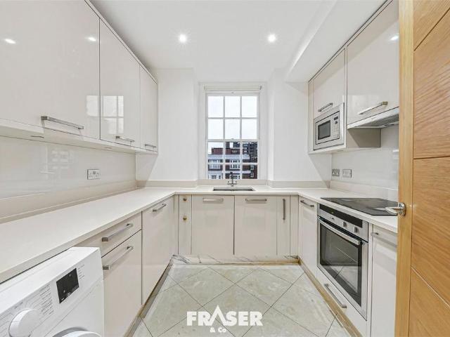 Flat for sale in Paddington, Greater London