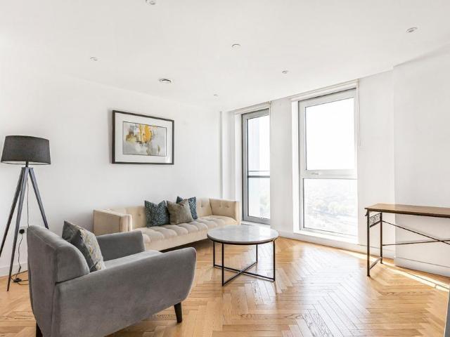 Flat for sale in Elephant and Castle, Greater London