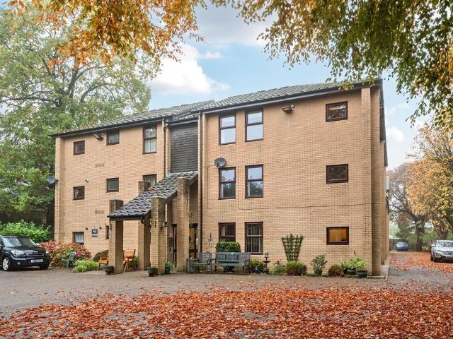 Flat for sale in Harrogate, North Yorkshire