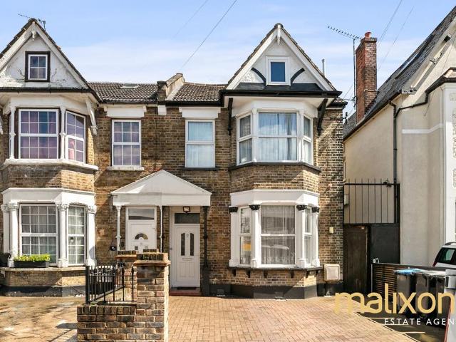 Flat for sale in London Borough of Croydon, Thornton Heath