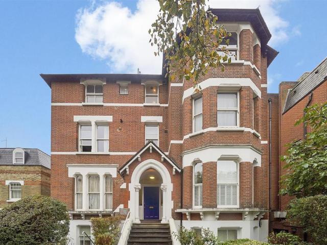 Flat for sale in London Borough of Wandsworth, Greater London
