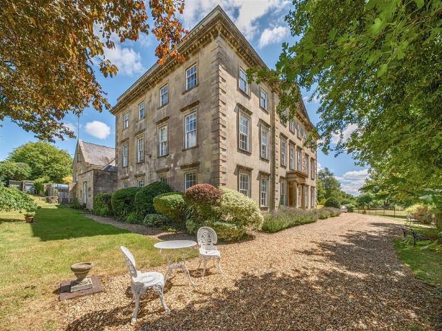Flat for sale in Chippenham, Wiltshire