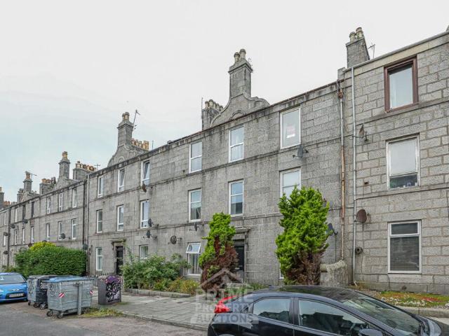 Flat for sale in Ballindoch, Scotland
