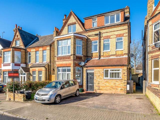 Flat for sale in Bickley, Greater London