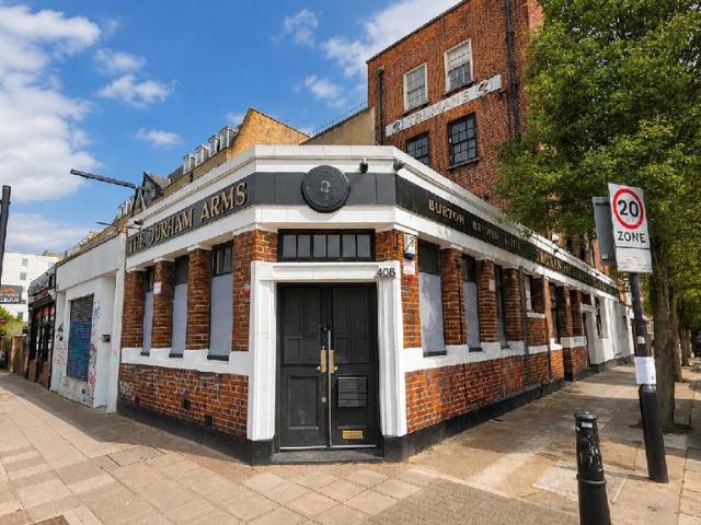 Flat for sale in Bethnal Green, Greater London