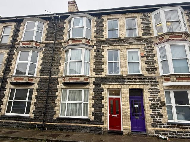 Flat for sale in Waun Fawr, Wales