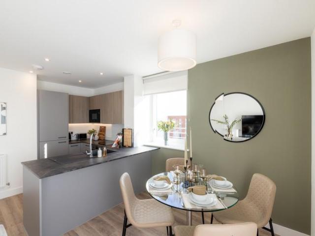 Flat for sale in Colindale, Greater London