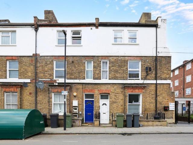 Flat for sale in Loughborough Junction, Greater London