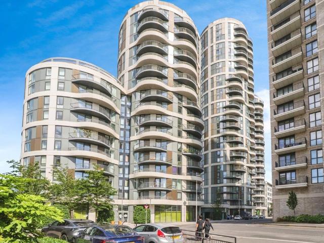 Flat for sale in Greater London