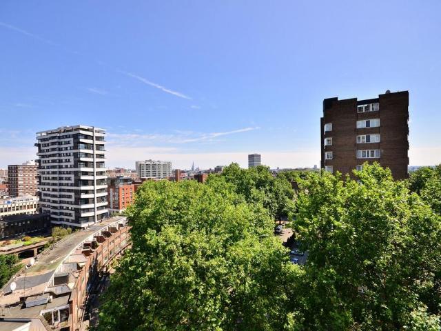 Flat for sale in Paddington, Greater London