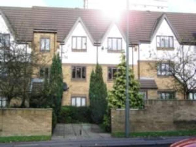 Flat for sale in Colindale, Greater London