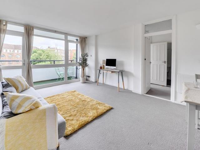 Flat for sale in St. John's Wood, Isle Of Man