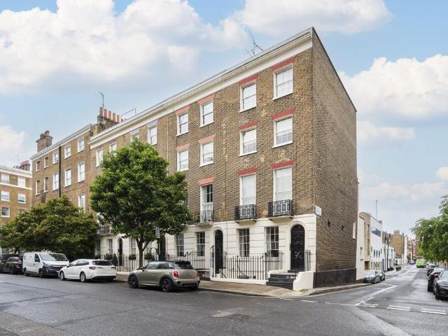 Flat for sale in Marylebone, Greater London