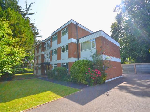 Flat for sale in Charminster, Bournemouth