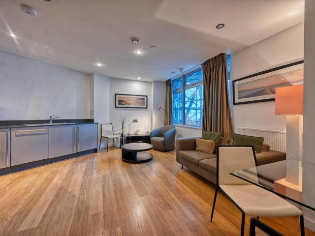 Flat for sale in Ratcliffe, Limehouse