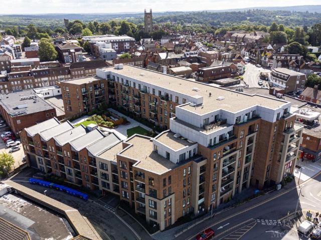 Flat for sale in Perryfields, West Sussex