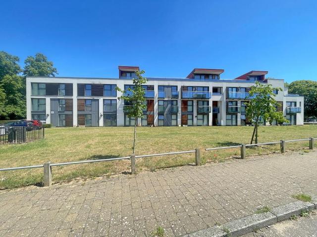 Flat for sale in Fordham Heath, Essex