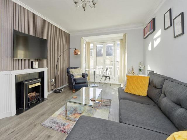 Flat for sale in Notting Hill, Greater London
