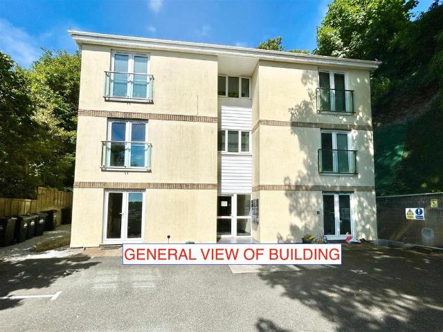 Flat for sale in Helston, Cornwall