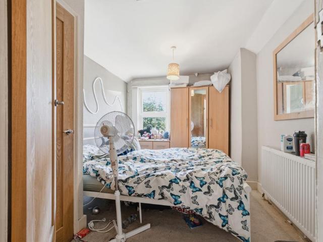 Flat for sale in New Town, Monks Orchard