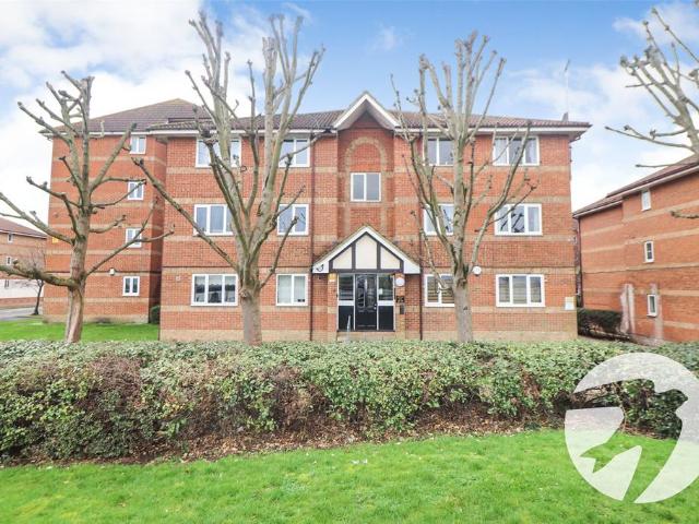Flat for sale in Northumberland Heath, Greater London