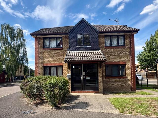 Flat for sale in Becontree, Greater London