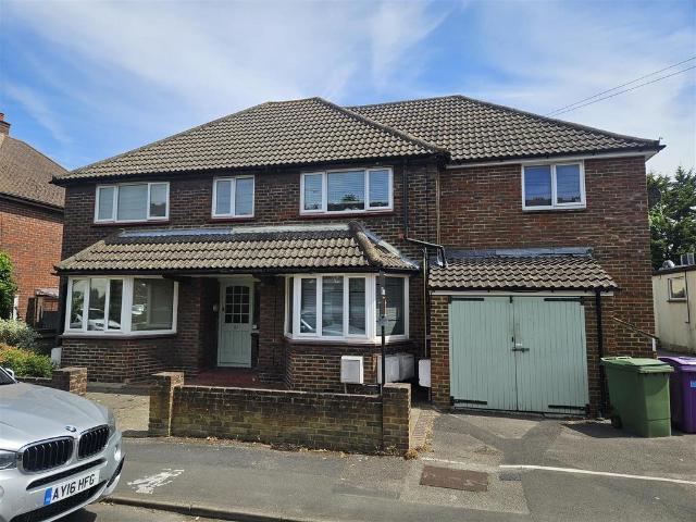 Flat for sale in Farnborough, Hampshire