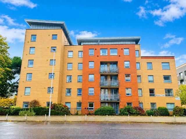 Flat for sale in Old Town, Shephall