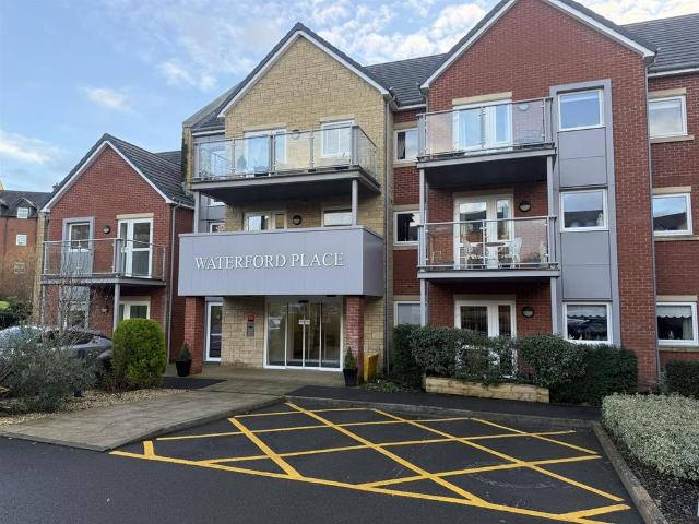 Flat for sale in Chippenham, Wiltshire