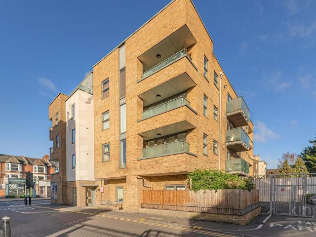 Flat for sale in Greater London