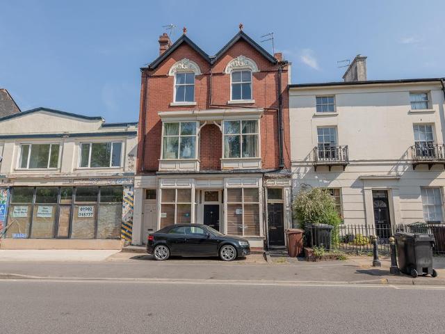 Flat for sale in West Midlands