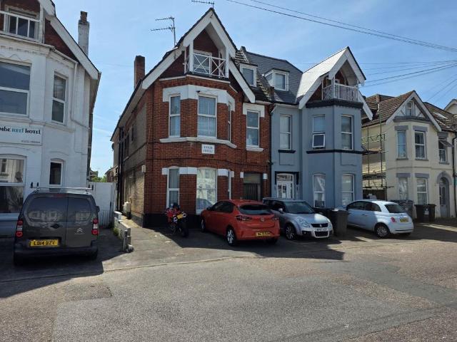 Flat for sale in Boscombe, Bournemouth
